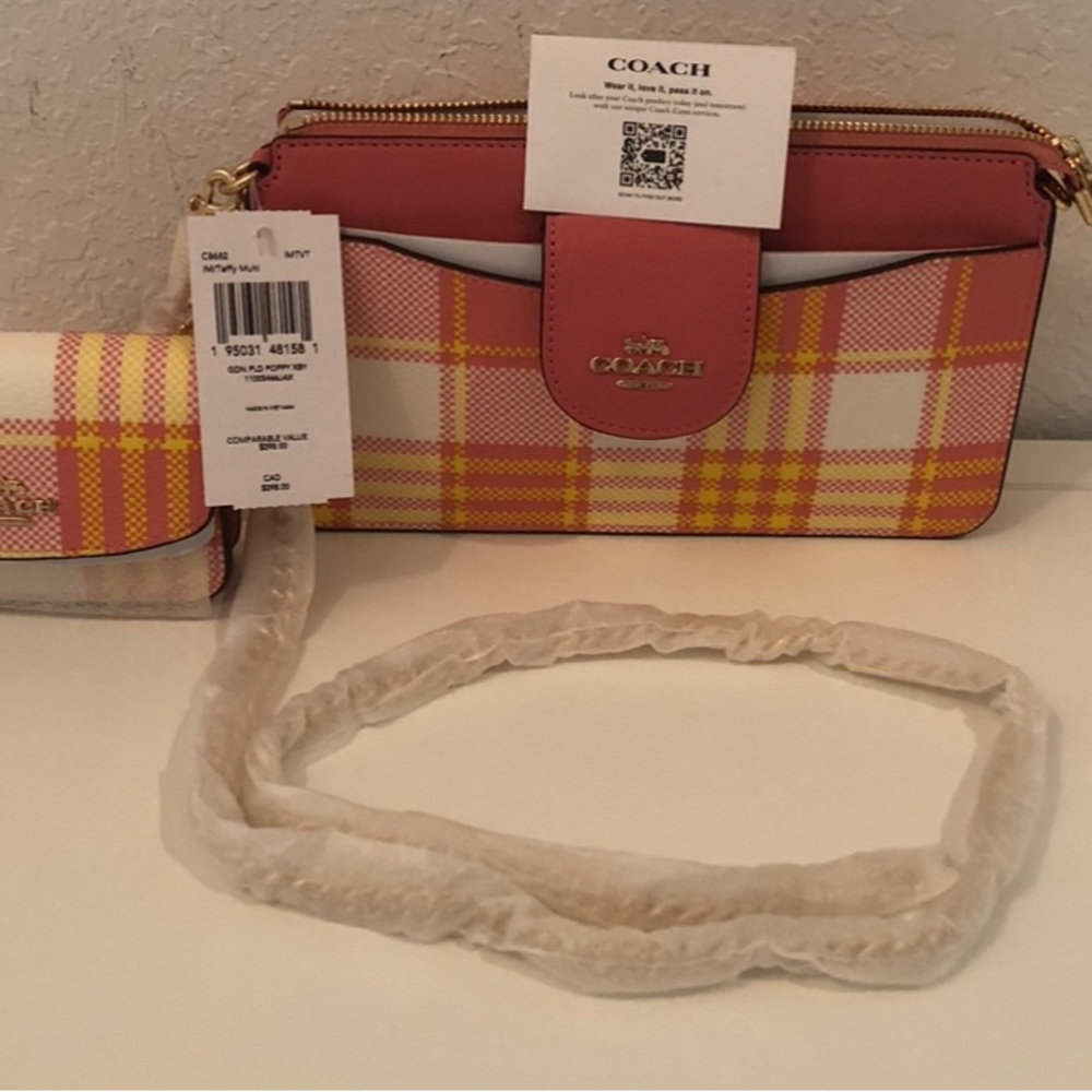 New Coach Wrestlet/Crossbody With Change Purse With Tags